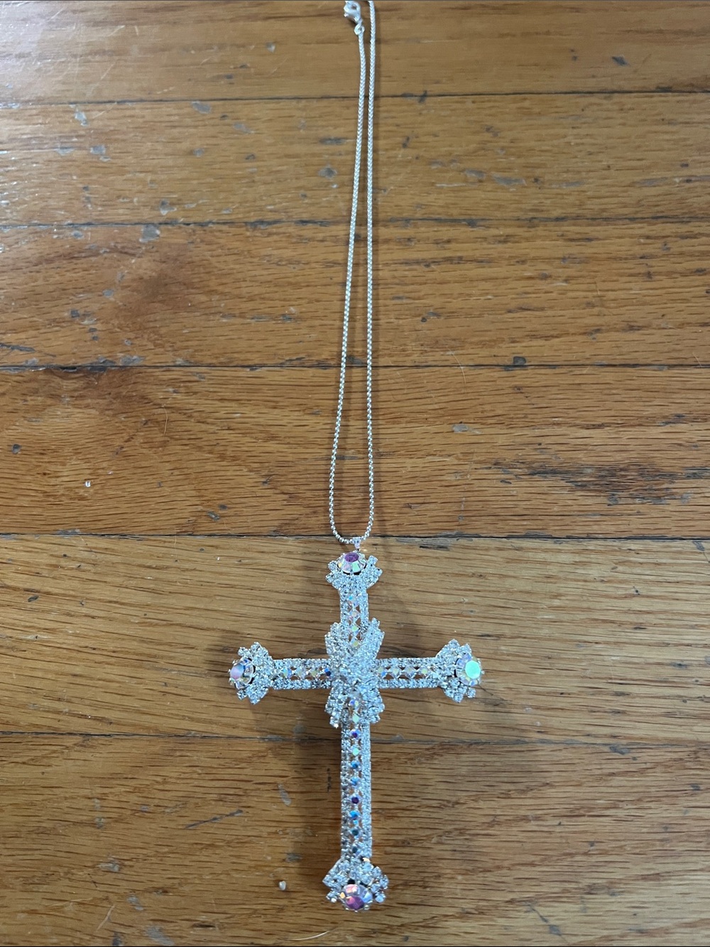 Rhinestone cross necklace - Picture 3 of 4